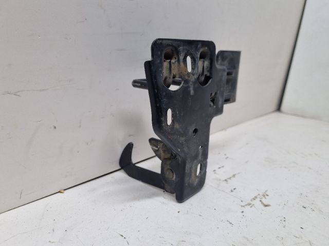 bontott SEAT IBIZA III Motorháztető Biztonsági Kampó