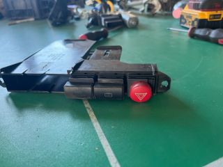 bontott SEAT IBIZA III Vészvillogó Kapcsoló