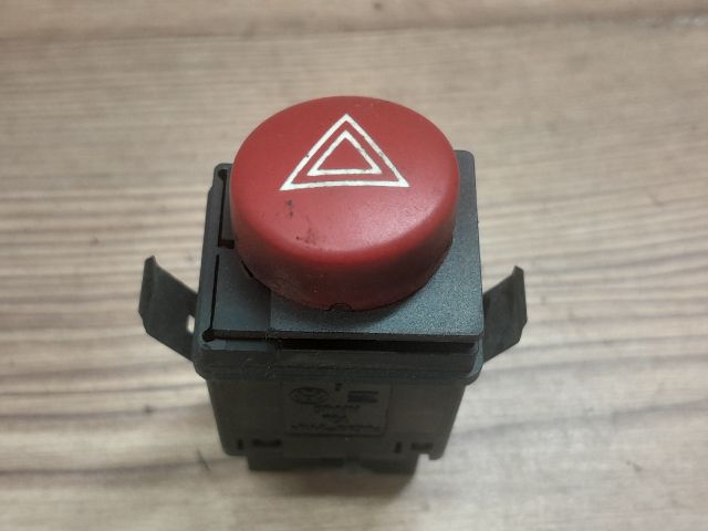 bontott SEAT IBIZA III Vészvillogó Kapcsoló