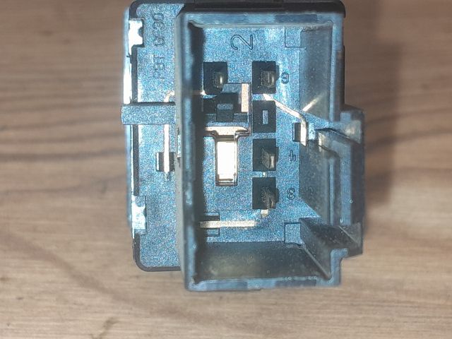 bontott SEAT IBIZA III Vészvillogó Kapcsoló