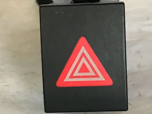 bontott SEAT IBIZA III Vészvillogó Kapcsoló