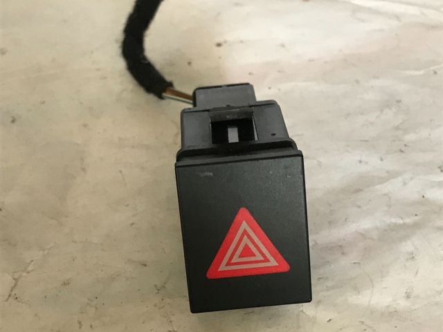 bontott SEAT IBIZA III Vészvillogó Kapcsoló