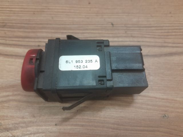 bontott SEAT IBIZA III Vészvillogó Kapcsoló