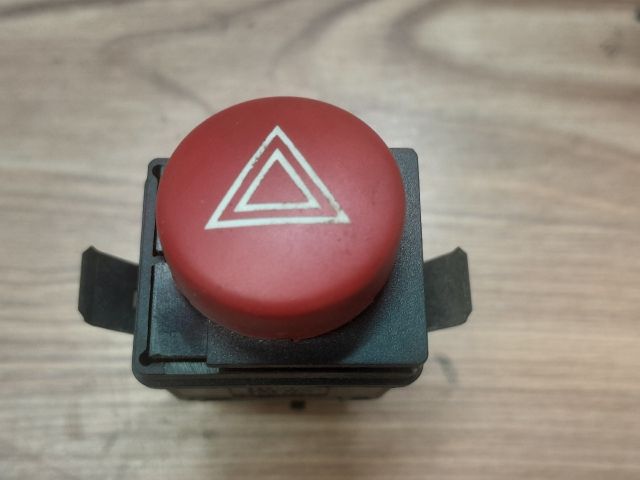 bontott SEAT IBIZA III Vészvillogó Kapcsoló