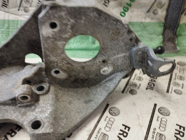 bontott SEAT IBIZA IV Generátor Tartó Bak