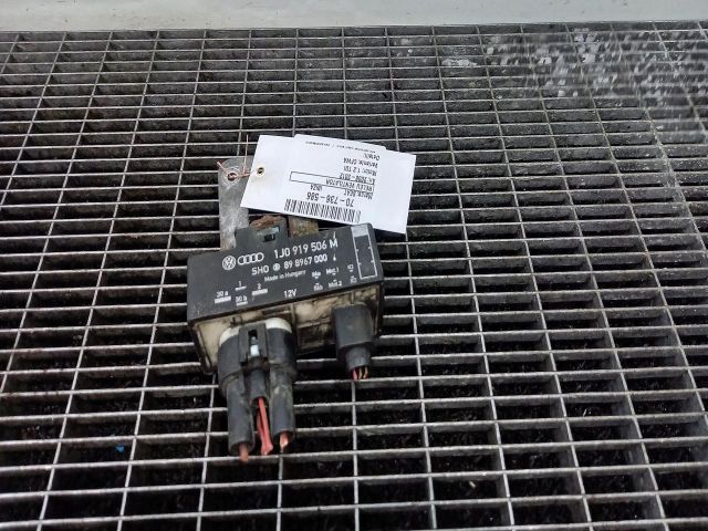 bontott SEAT IBIZA IV Hűtőventilátor Relé