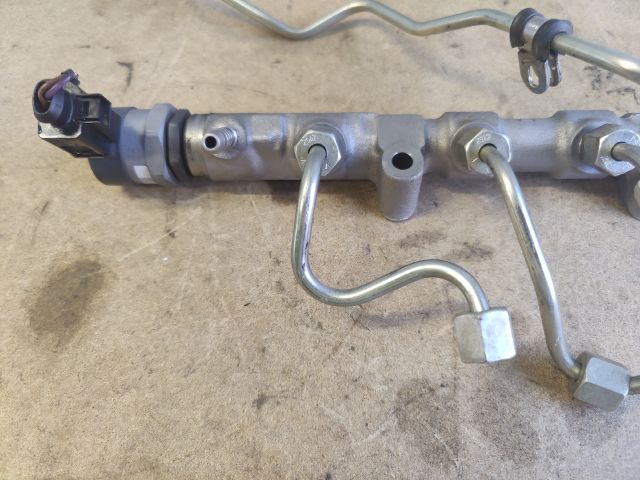 bontott SEAT IBIZA IV Közösnyomócső