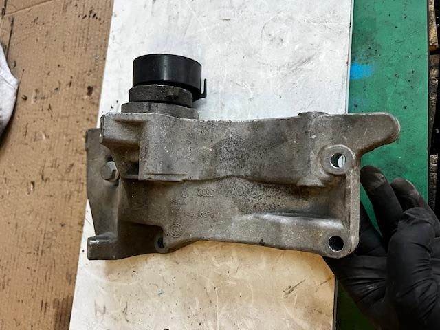 bontott SEAT IBIZA IV Generátor Tartó Bak