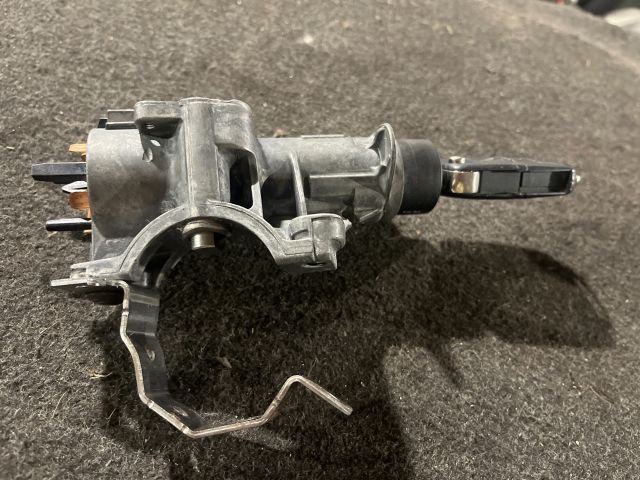 bontott SEAT IBIZA IV Gyújtáskapcsoló Házzal