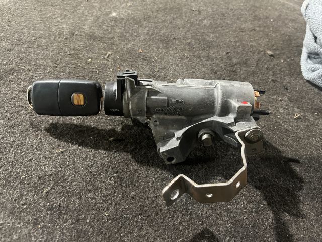 bontott SEAT IBIZA IV Gyújtáskapcsoló Házzal