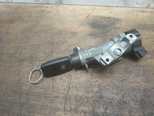 bontott SEAT IBIZA IV Gyújtáskapcsoló Házzal