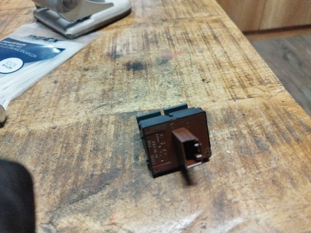 bontott SEAT IBIZA IV Ablakemelő Kapcsoló Négyes / Kettes