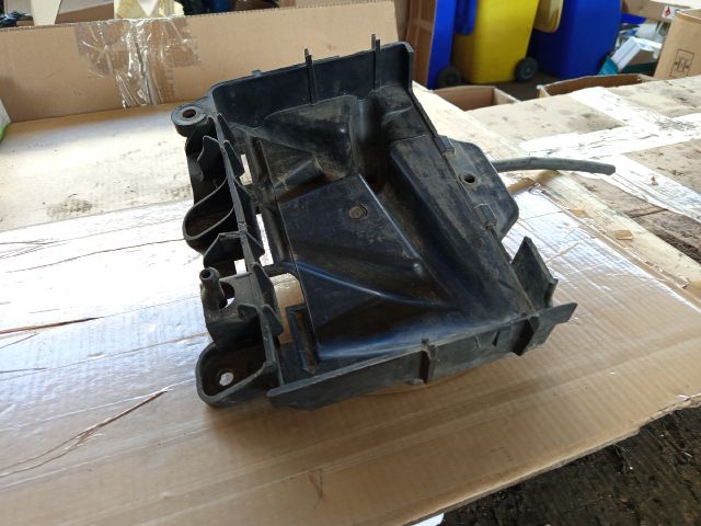 bontott SEAT IBIZA IV Akkumulátor Tartó