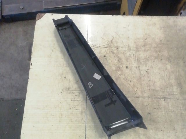 bontott SEAT IBIZA IV Bal B Oszlop Díszléc