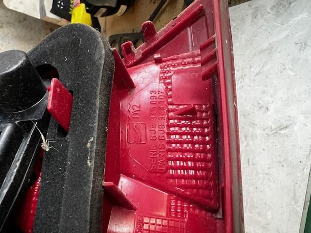 bontott SEAT IBIZA IV Bal Belső Hátsó Lámpa