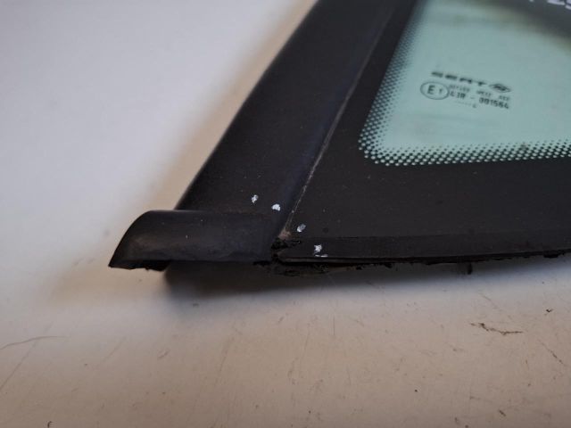 bontott SEAT IBIZA IV Bal C Oszlop Oldalablak Üveg