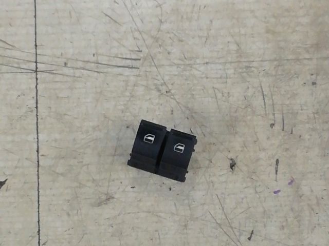 bontott SEAT IBIZA IV Bal első Ablakemelő Kapcsoló