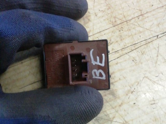 bontott SEAT IBIZA IV Bal első Ablakemelő Kapcsoló