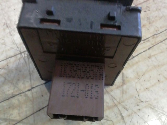 bontott SEAT IBIZA IV Bal első Ablakemelő Kapcsoló