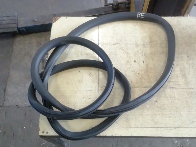 bontott SEAT IBIZA IV Bal első Gumikéder