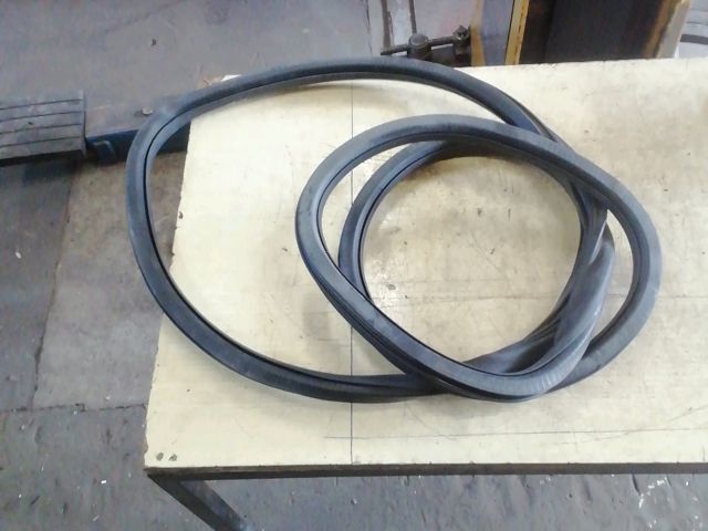 bontott SEAT IBIZA IV Bal első Gumikéder