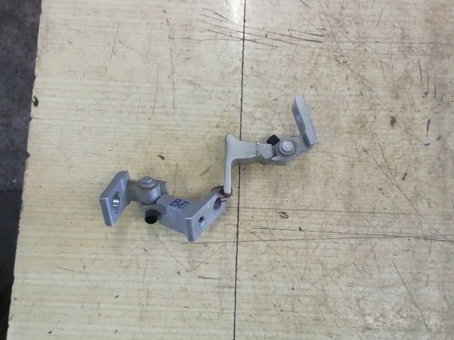 bontott SEAT IBIZA IV Bal első Zsanér