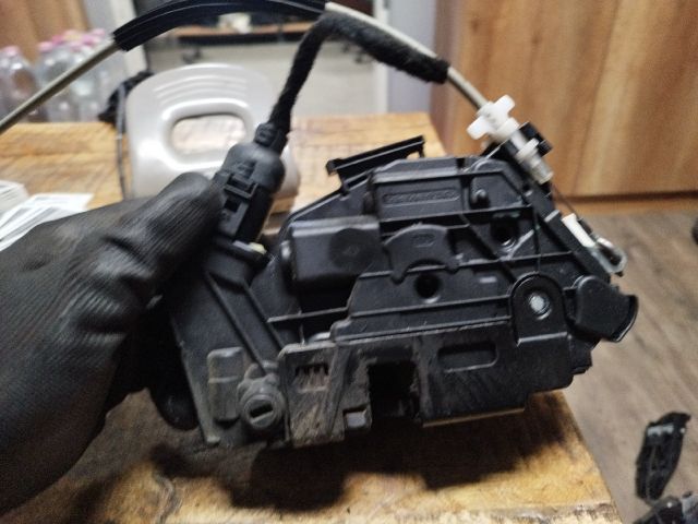 bontott SEAT IBIZA IV Bal hátsó Ajtózár