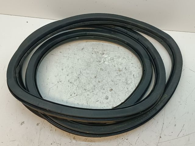 bontott SEAT IBIZA IV Bal hátsó Gumikéder