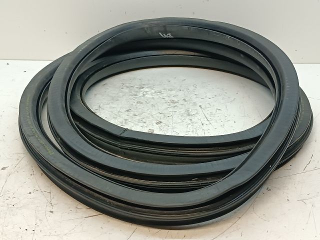 bontott SEAT IBIZA IV Bal hátsó Gumikéder