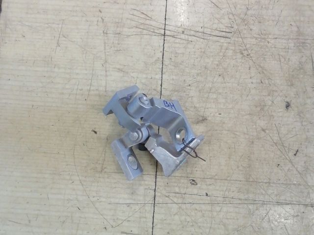 bontott SEAT IBIZA IV Bal hátsó Zsanér