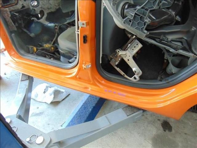 bontott SEAT IBIZA IV Bal Küszöb