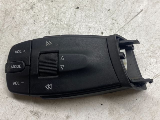 bontott SEAT IBIZA IV Bal Multikormány Kapcsoló