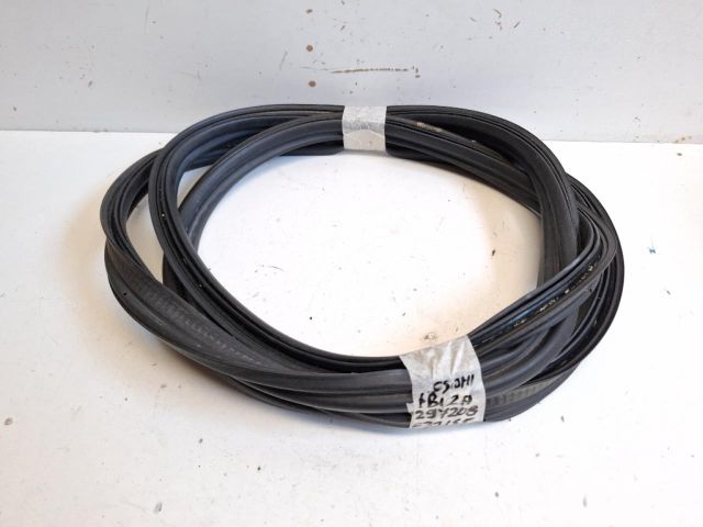 bontott SEAT IBIZA IV Csomagtérajtó Gumikéder