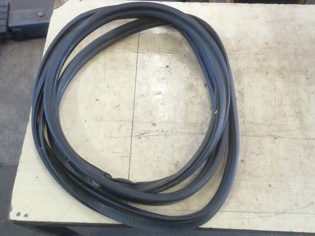 bontott SEAT IBIZA IV Csomagtérajtó Gumikéder