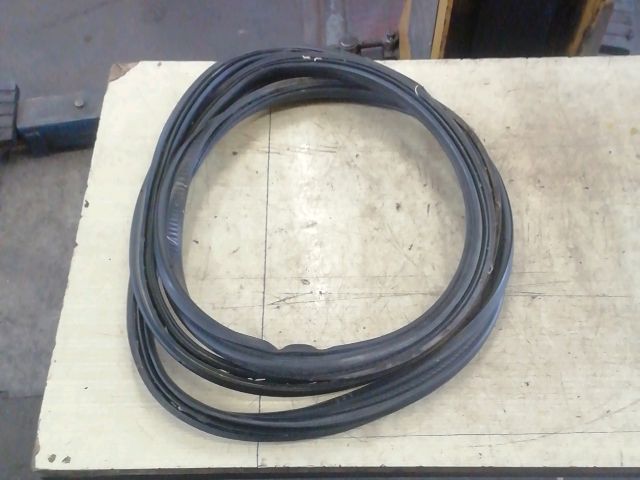 bontott SEAT IBIZA IV Csomagtérajtó Gumikéder