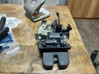 bontott SEAT IBIZA IV Csomagtérajtó Zárszerkezet