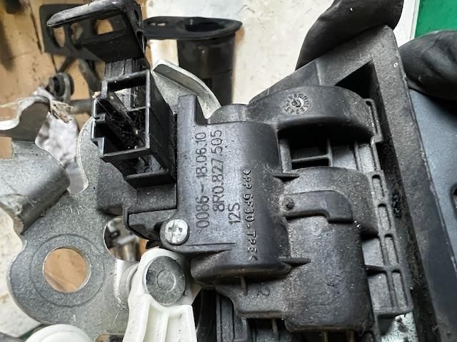 bontott SEAT IBIZA IV Csomagtérajtó Zárszerkezet