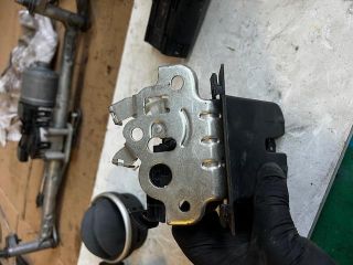 bontott SEAT IBIZA IV Csomagtérajtó Zárszerkezet