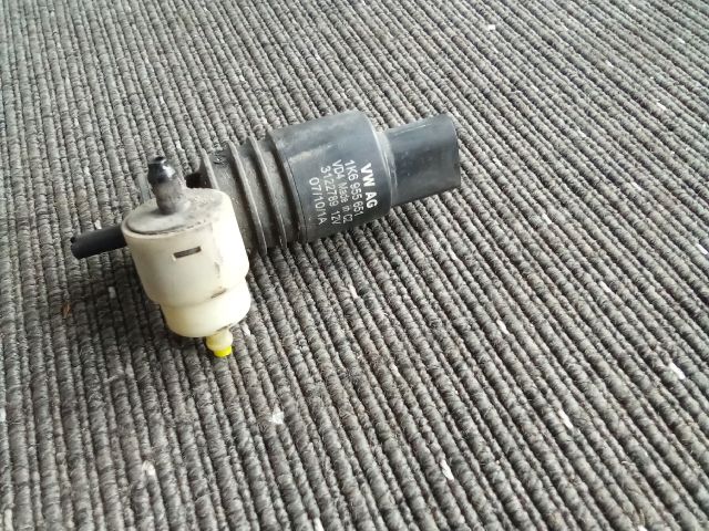 bontott SEAT IBIZA IV Első Ablakmosó Szivattyú