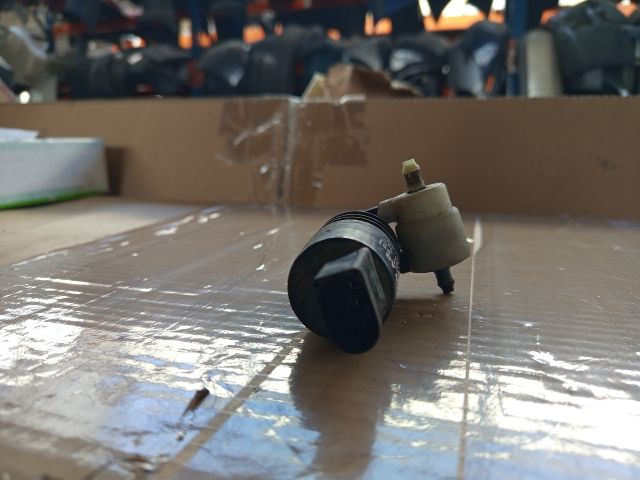 bontott SEAT IBIZA IV Első Ablakmosó Szivattyú