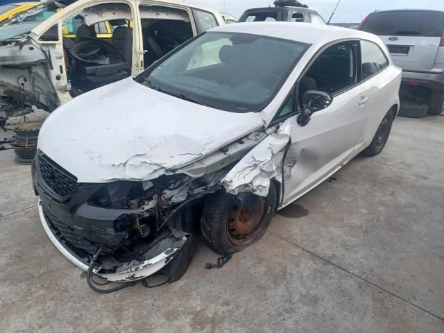 bontott SEAT IBIZA IV Felső Hűtőburkolat