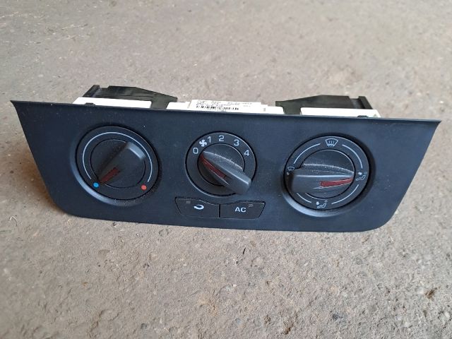 bontott SEAT IBIZA IV Fűtéskapcsoló (manuális klímás)