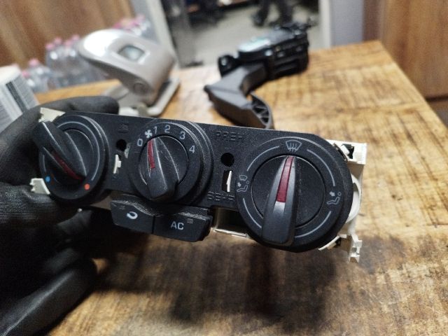 bontott SEAT IBIZA IV Fűtéskapcsoló (manuális klímás)