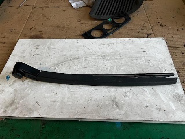 bontott SEAT IBIZA IV Hátsó Ablaktörlő Kar