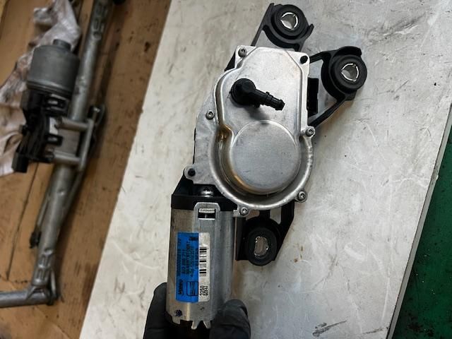 bontott SEAT IBIZA IV Hátsó Ablaktörlő Motor