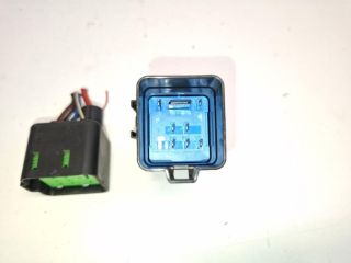 bontott SEAT IBIZA IV Izzító Relé