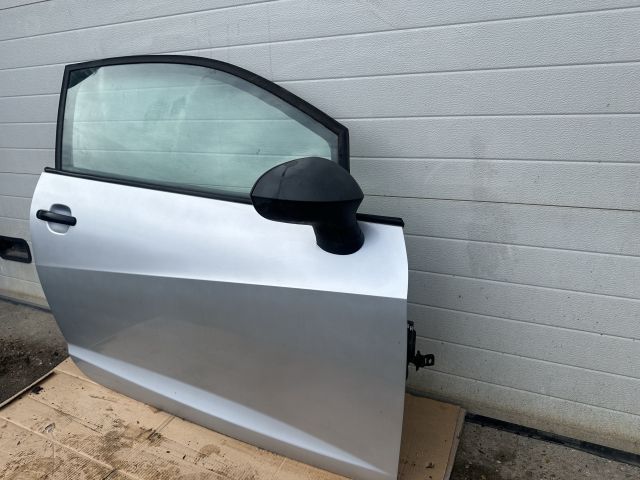 bontott SEAT IBIZA IV Jobb első Ajtó (Részeivel)