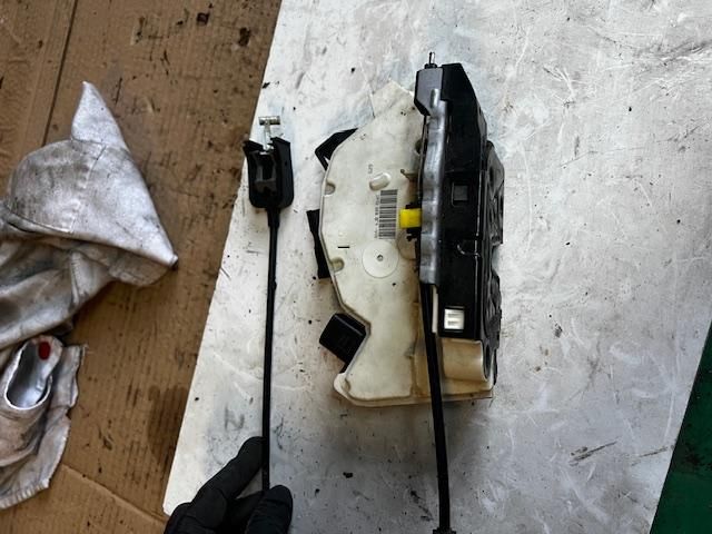 bontott SEAT IBIZA IV Jobb hátsó Ajtózár