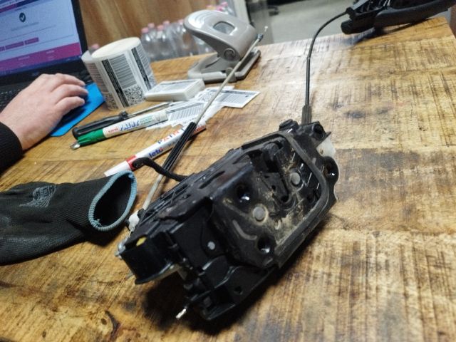 bontott SEAT IBIZA IV Jobb hátsó Ajtózár