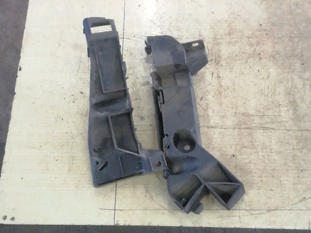 bontott SEAT IBIZA IV Jobb hátsó Oldal Lökhárító Tartó (Műanyag)